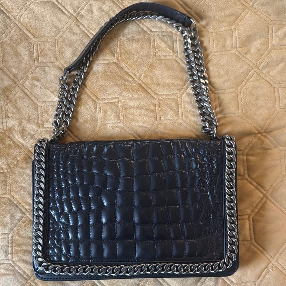 Elegant Black Croc-Embossed Chain Shoulder Bag